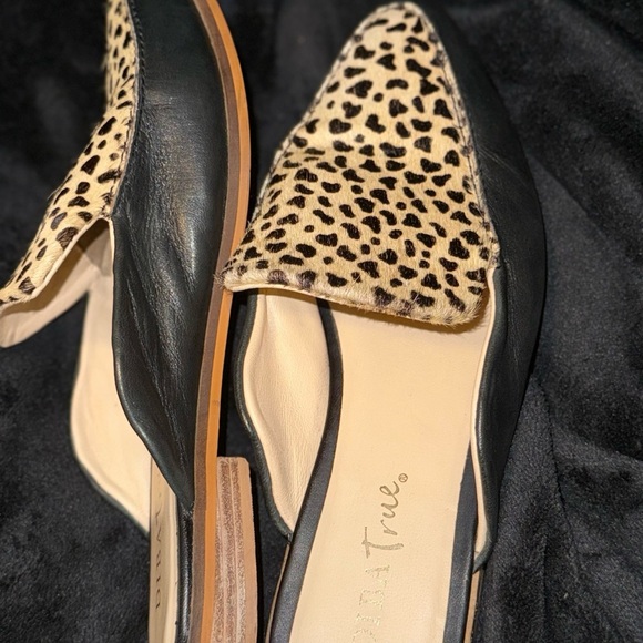 Sleek Brown and Black Mules with Pointed Toe - Picture 5 of 12